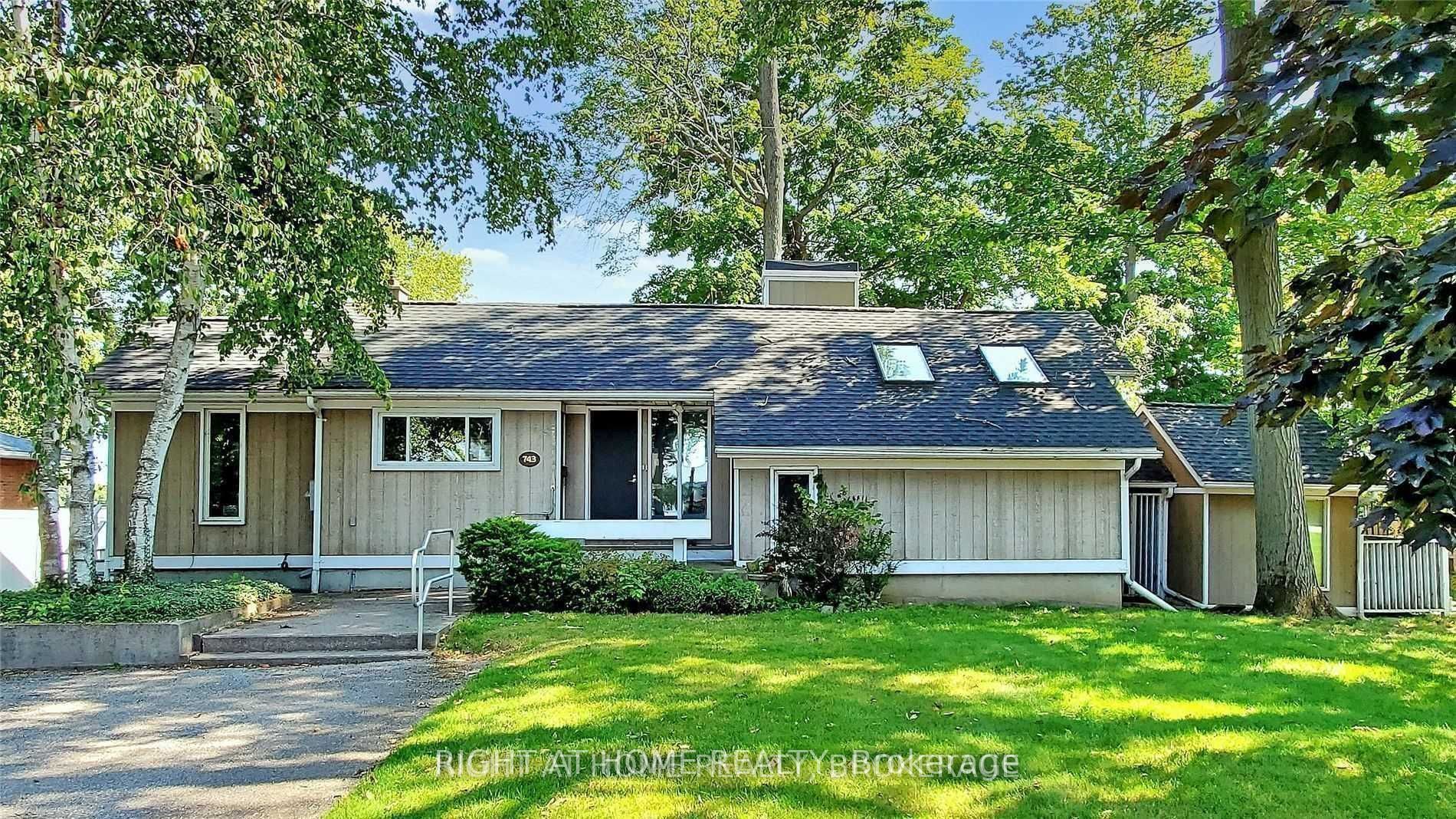 743 Broadview Ave