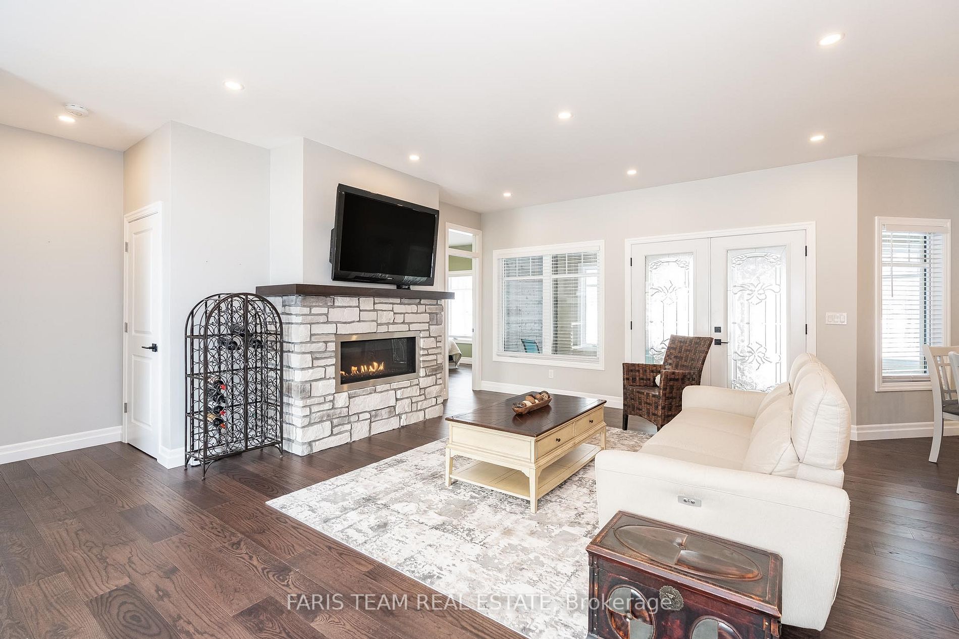 Listing S6662958 - Large Photo # 11