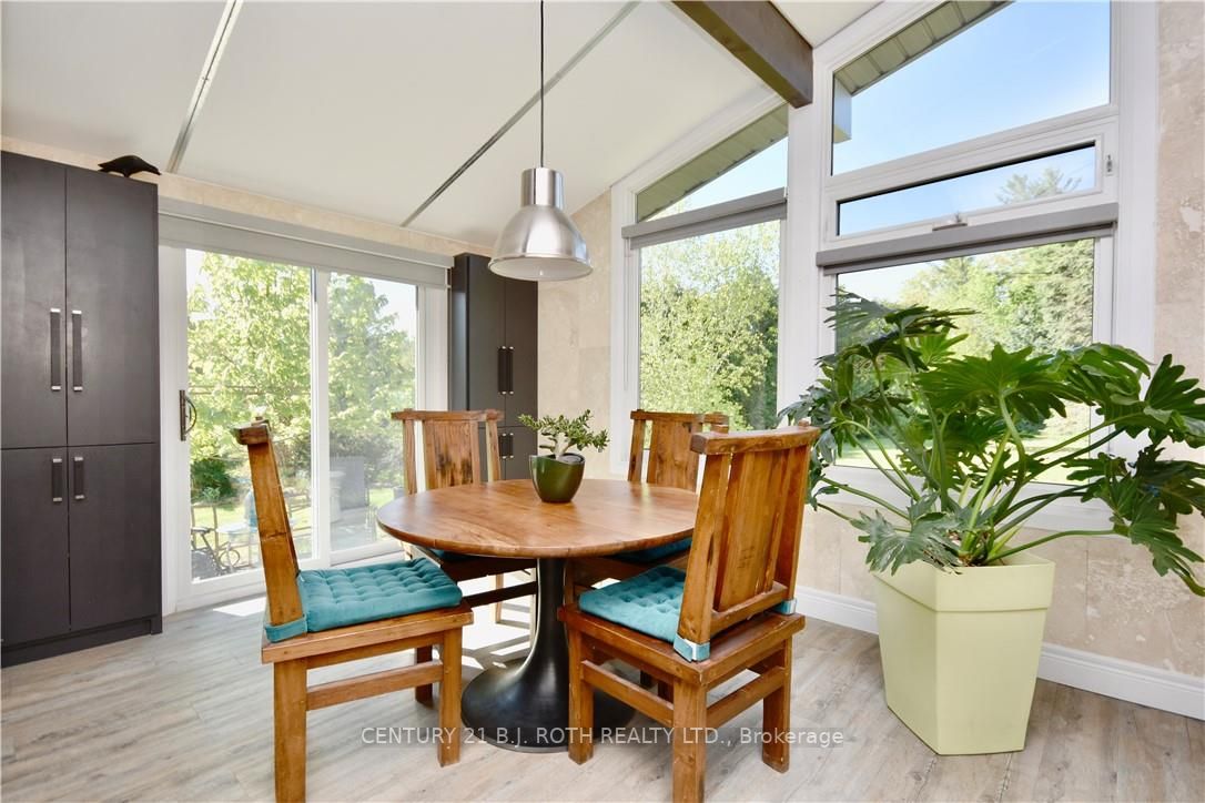 68 Royal Oak Dr
