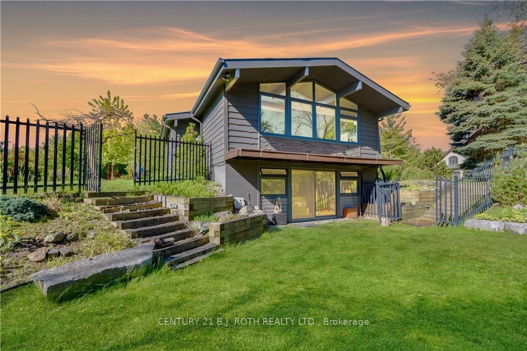 68 Royal Oak Dr