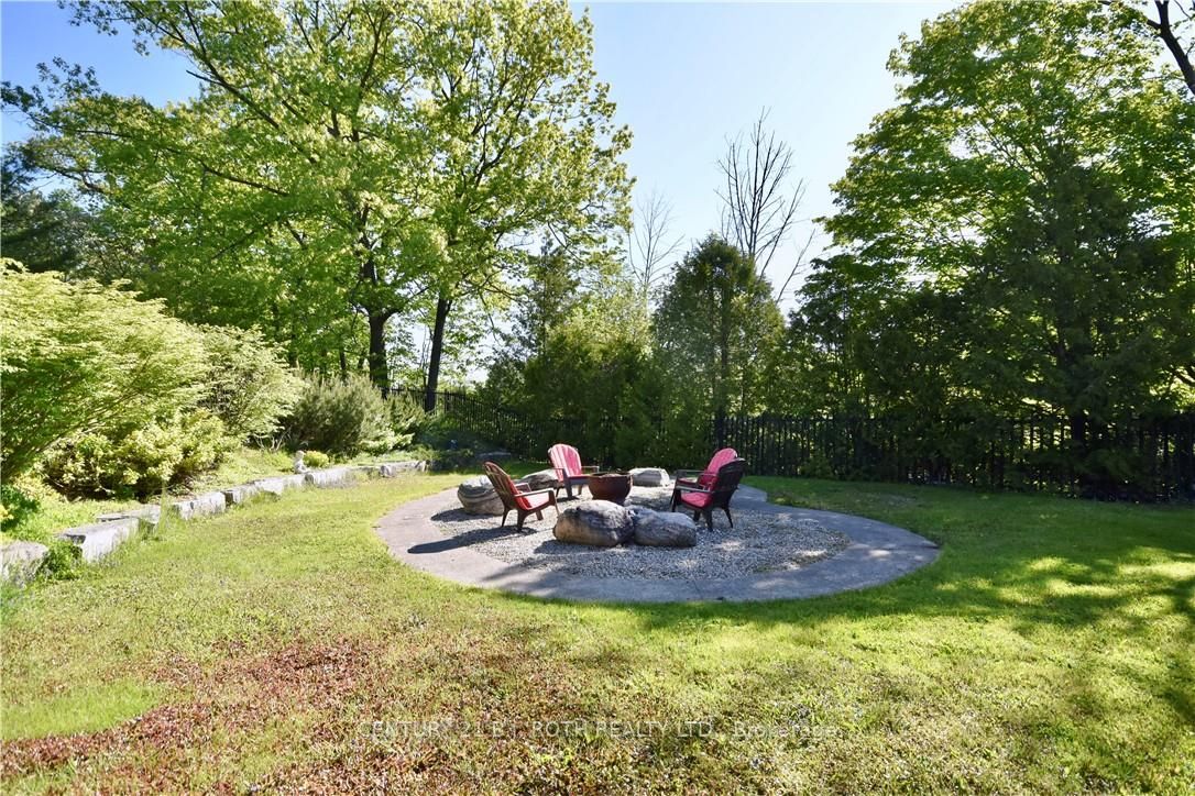 68 Royal Oak Dr