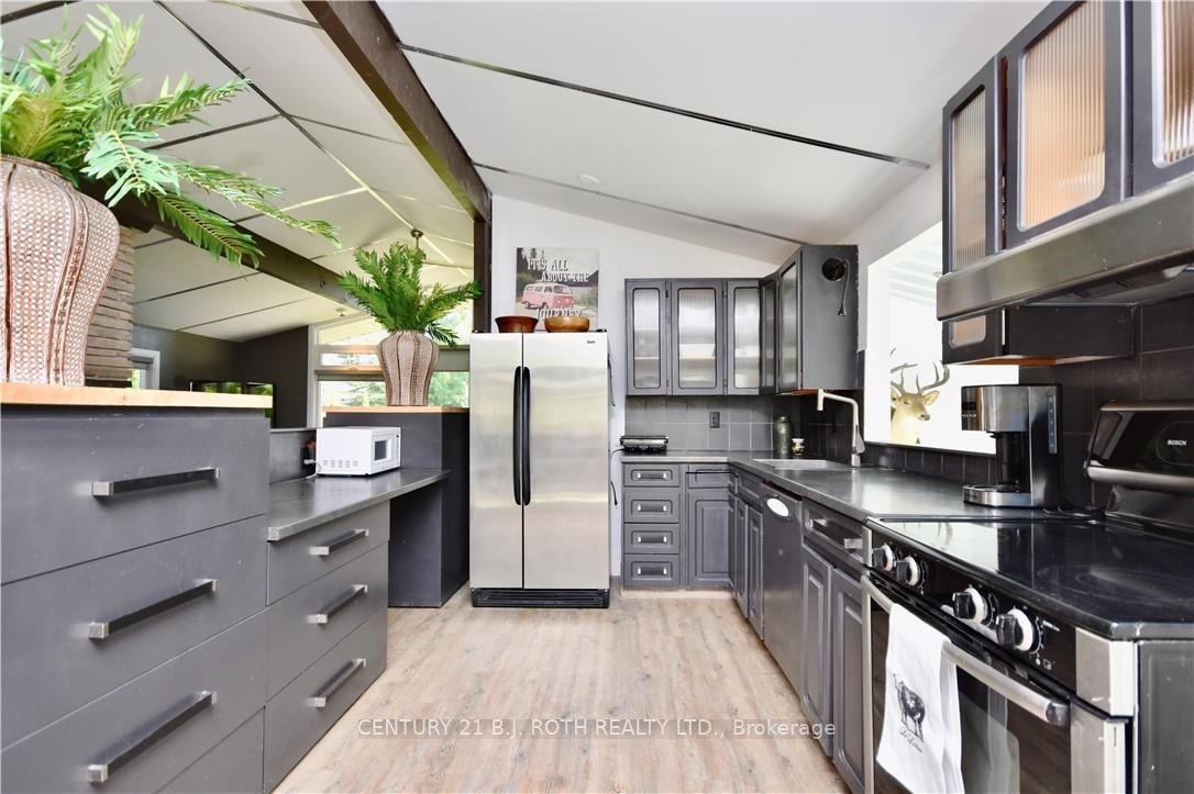 68 Royal Oak Dr
