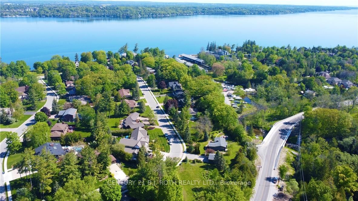 68 Royal Oak Dr