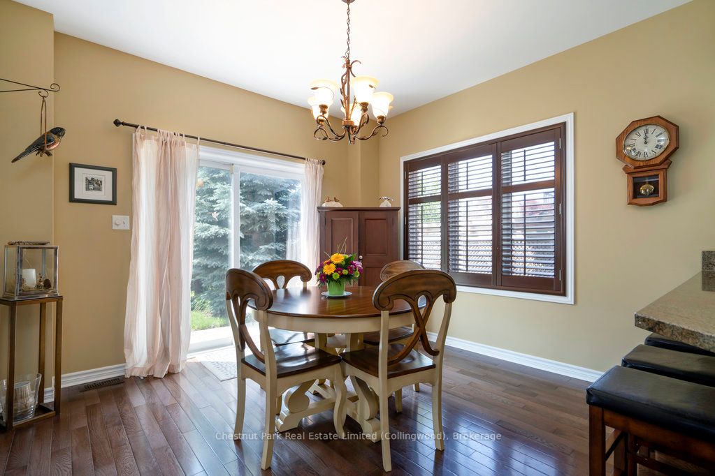 16 Thomas Dr