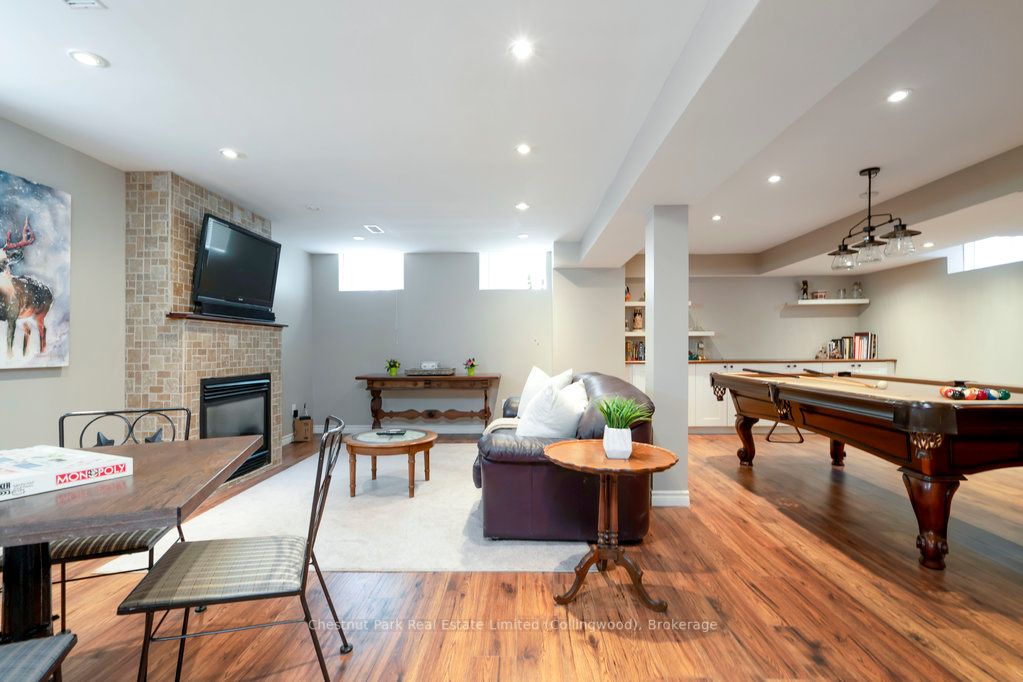 16 Thomas Dr