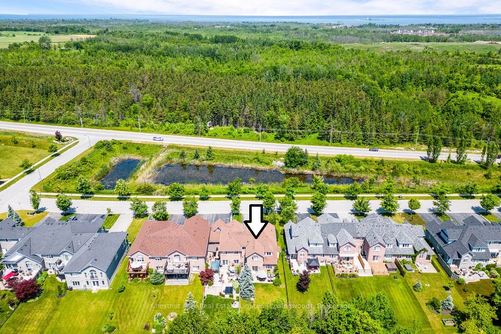 16 Thomas Dr