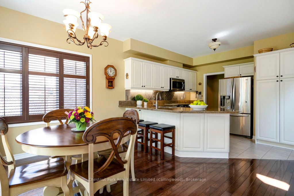 16 Thomas Dr