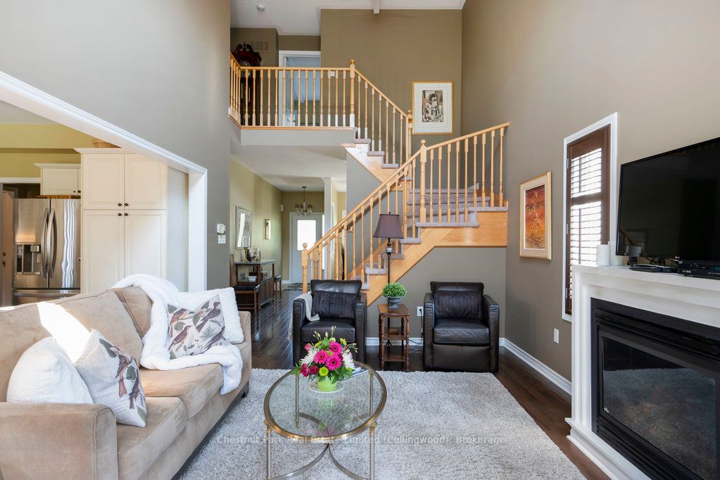 16 Thomas Dr