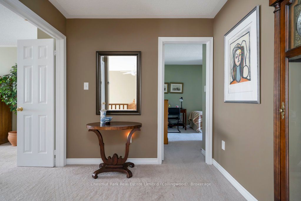 16 Thomas Dr