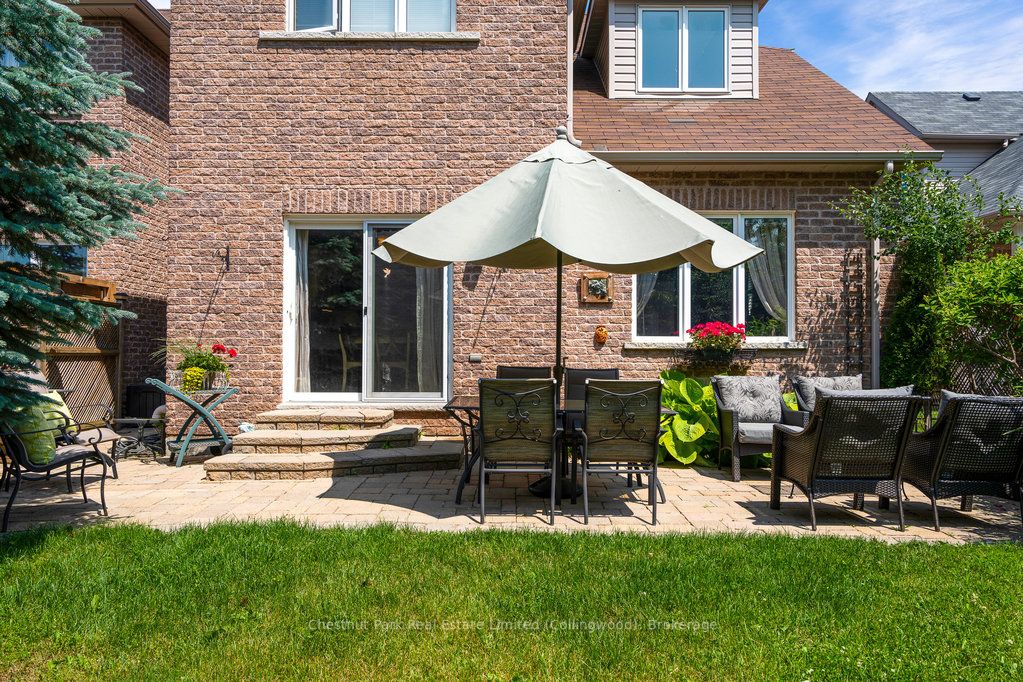 16 Thomas Dr