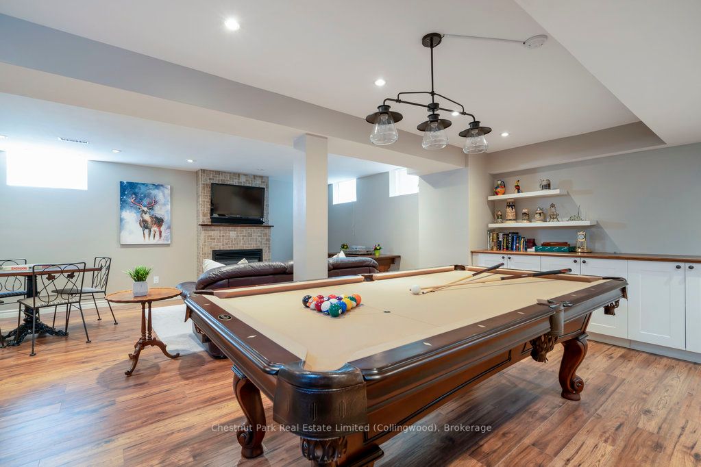 16 Thomas Dr