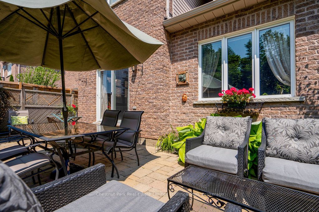 16 Thomas Dr