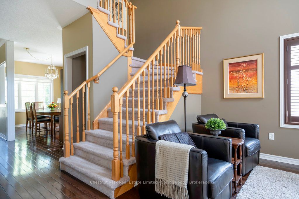 16 Thomas Dr