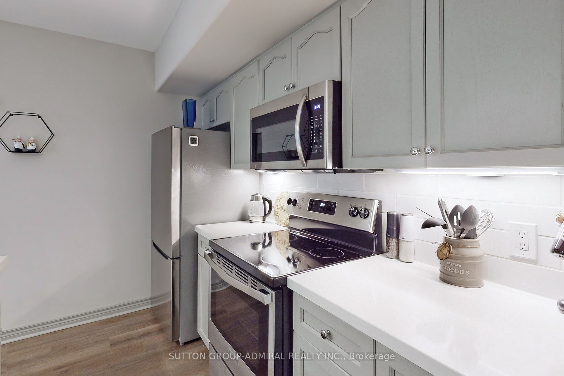 90 Highland Drive, #2306-07