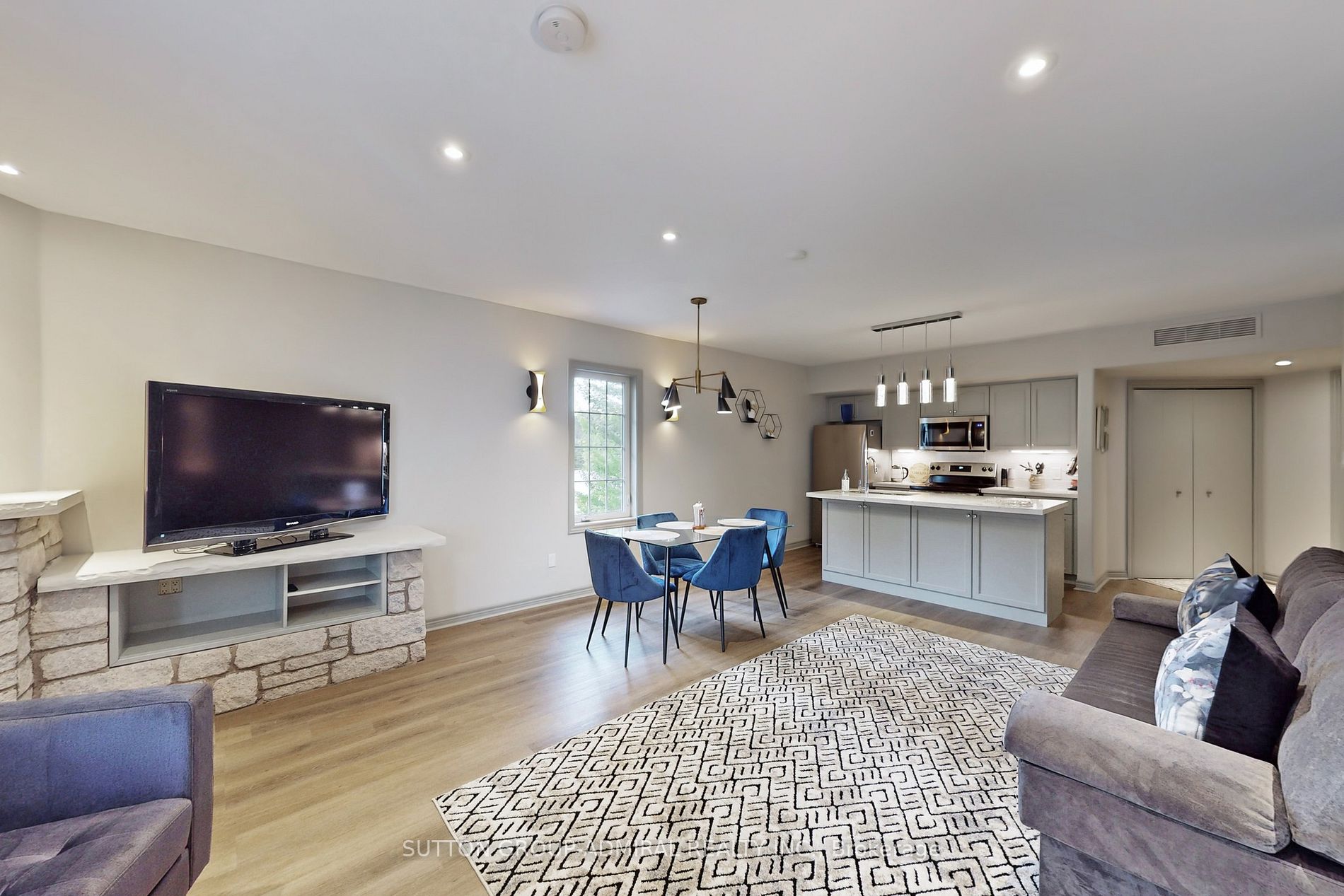 90 Highland Drive, #2306-07
