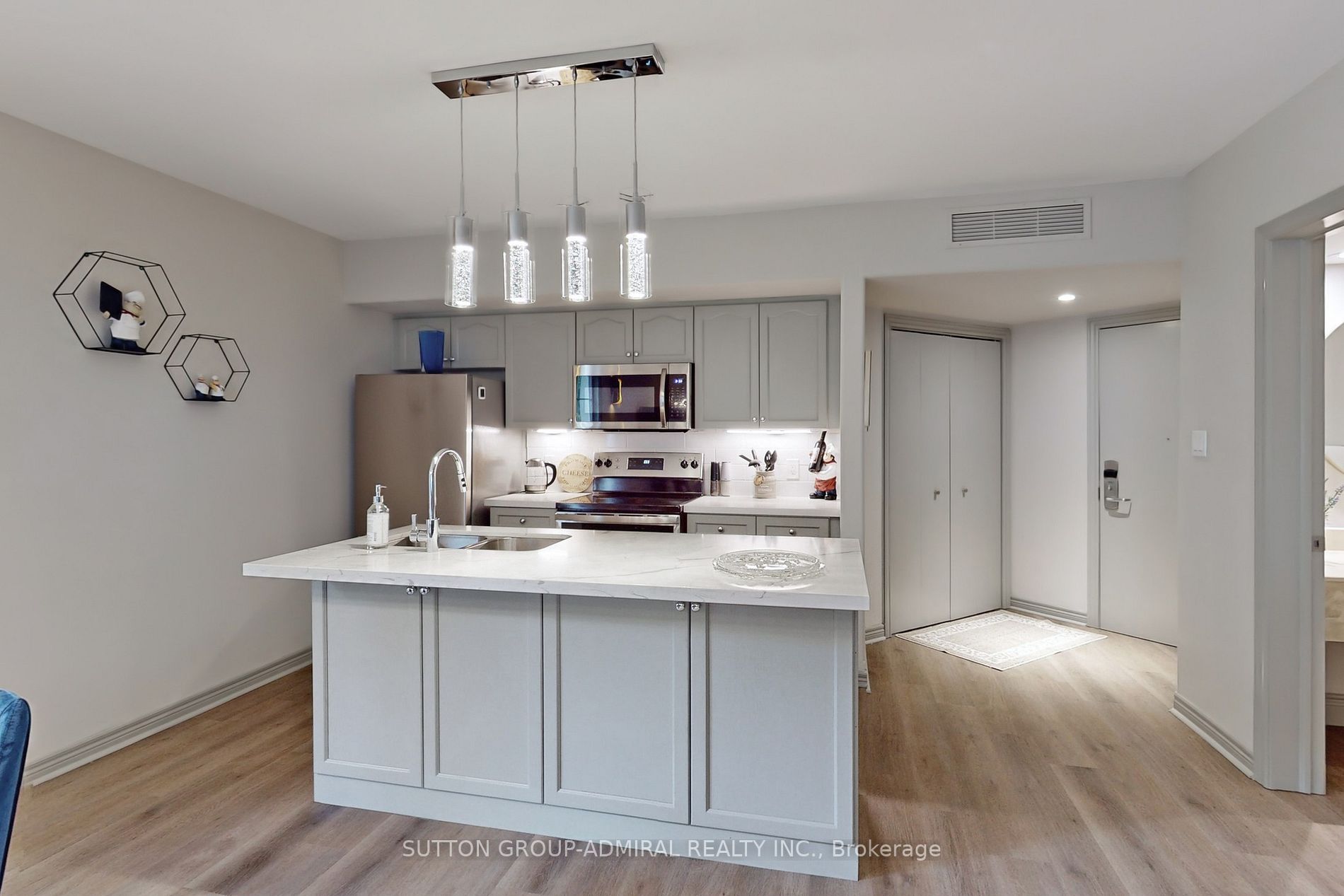 90 Highland Drive, #2306-07
