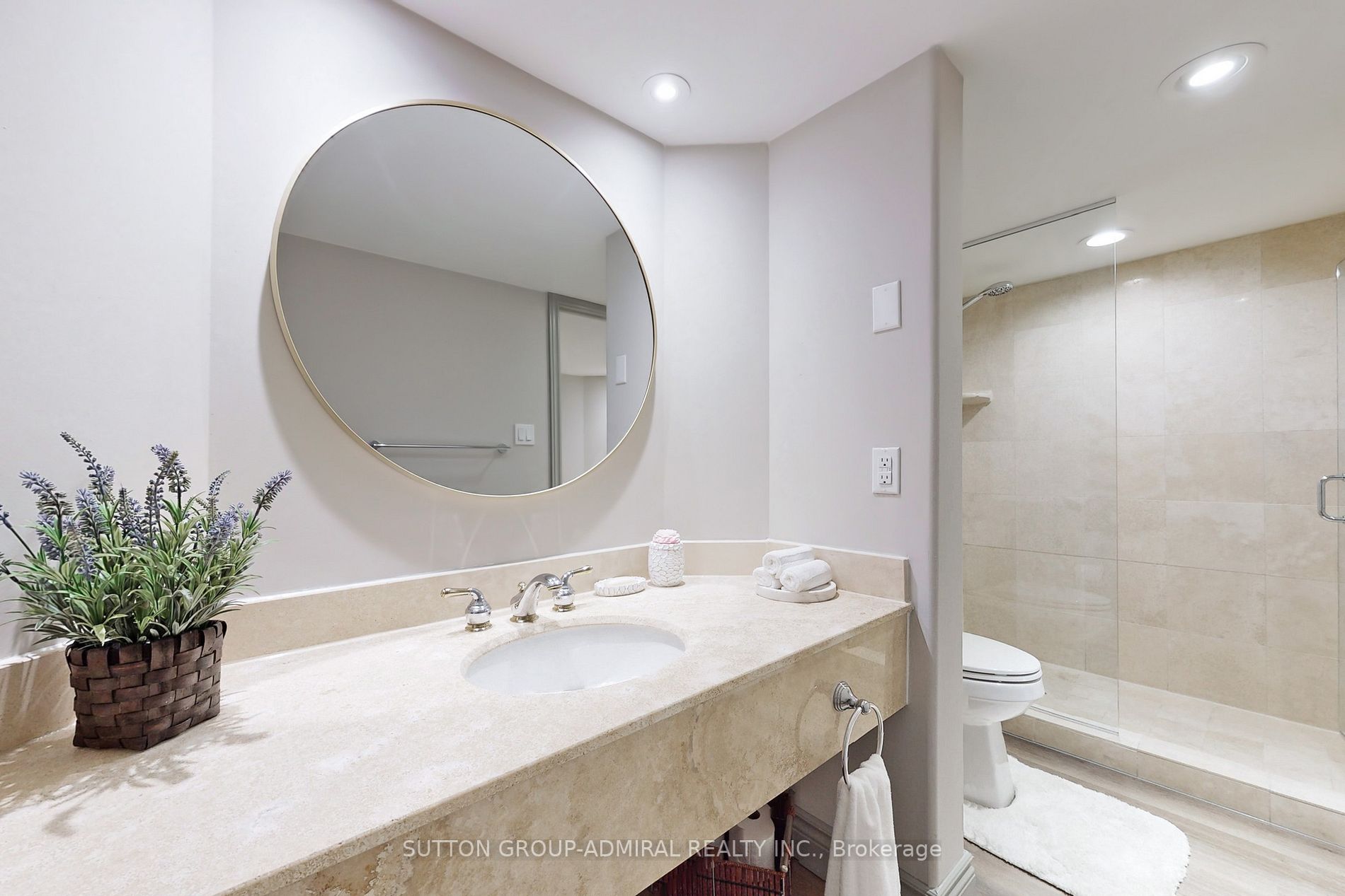 90 Highland Drive, #2306-07