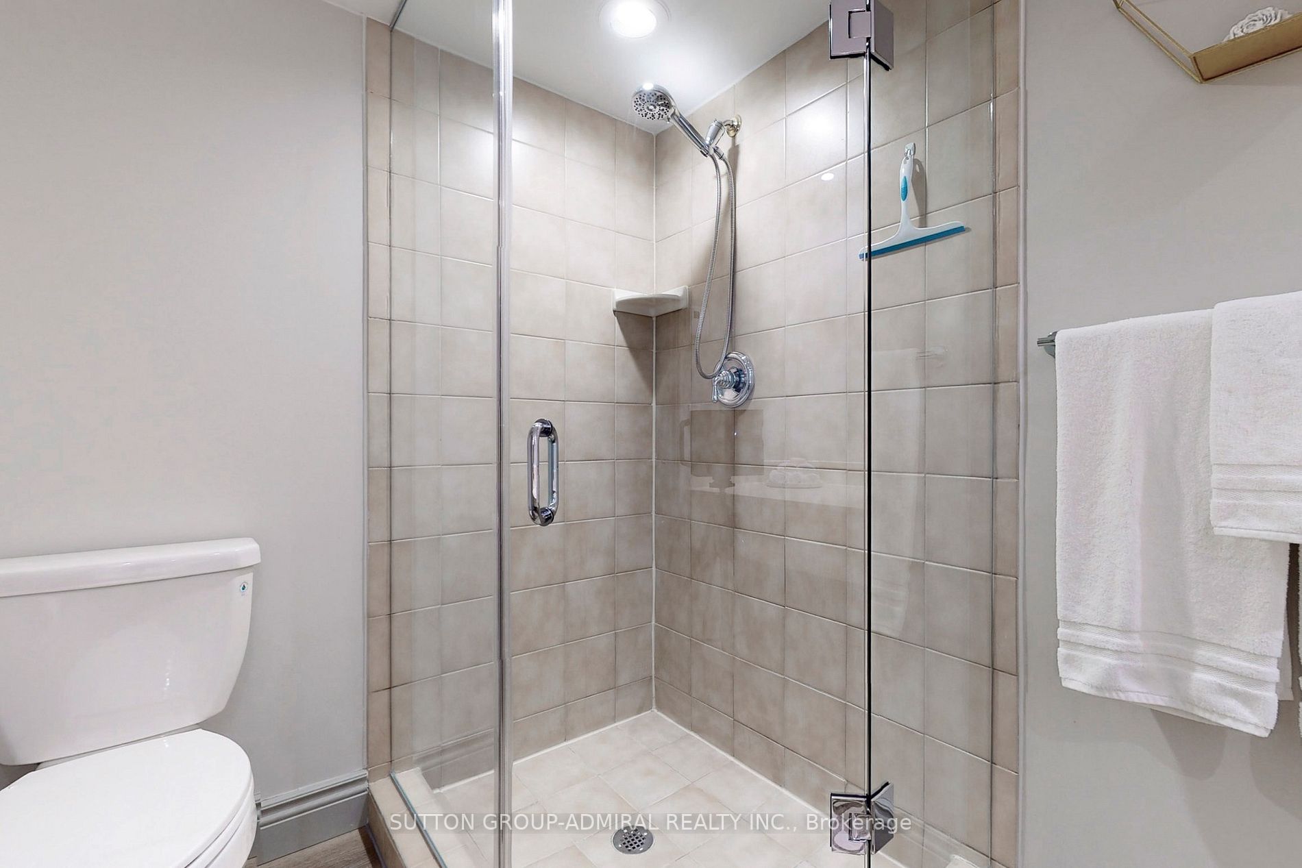 90 Highland Drive, #2306-07