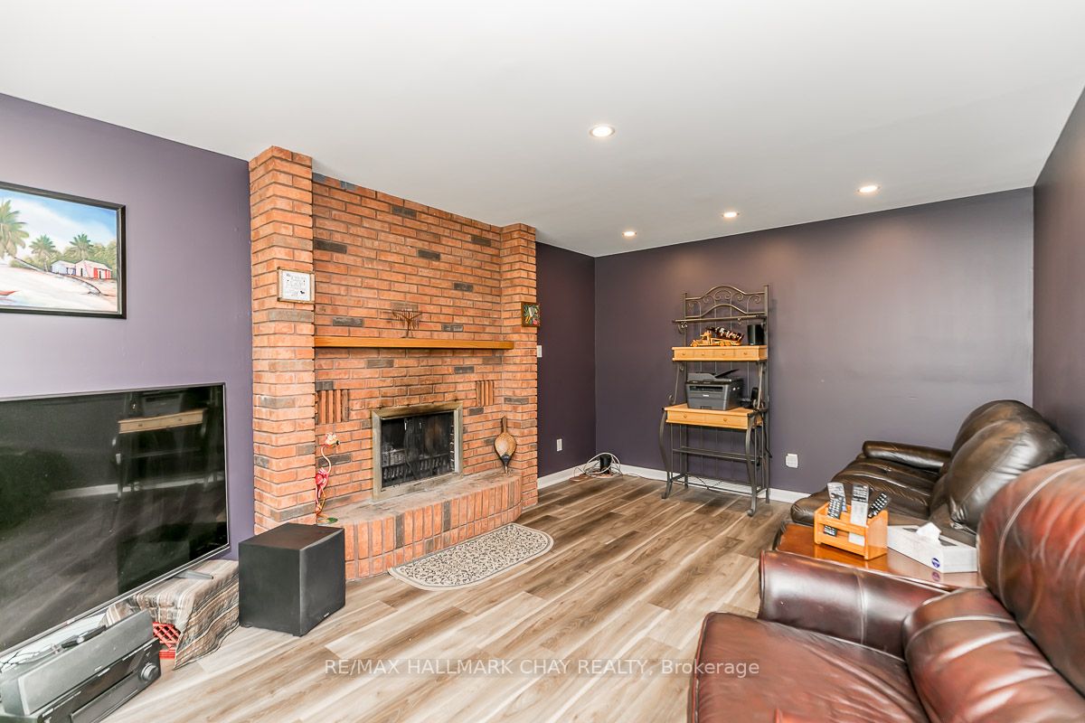 18 Valley Drive