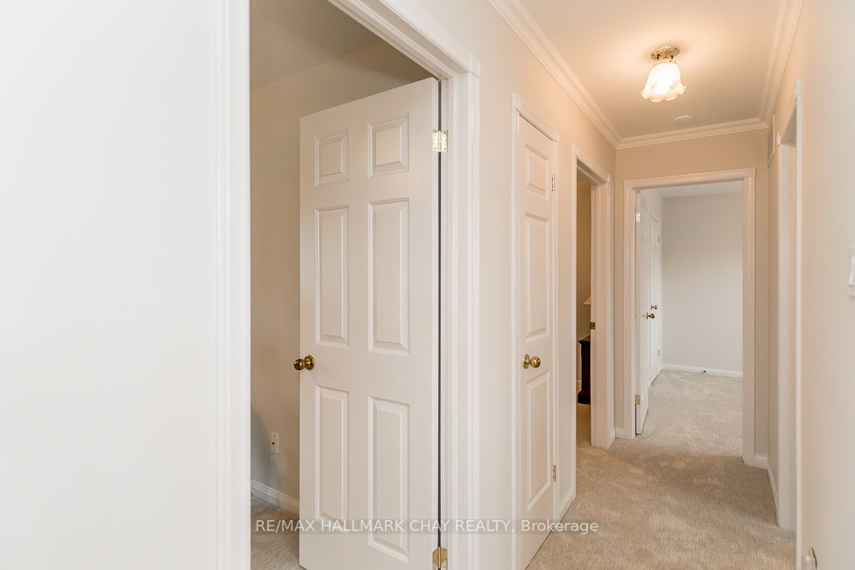 18 Valley Drive