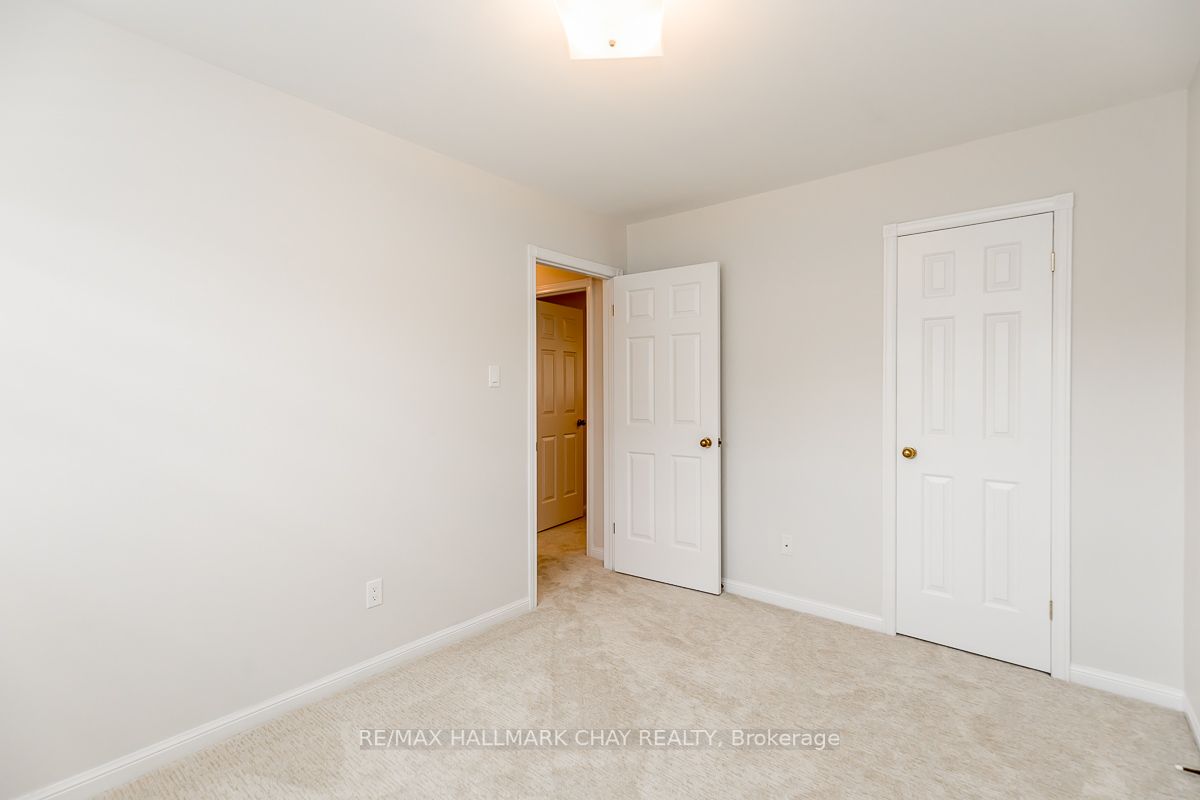 18 Valley Drive