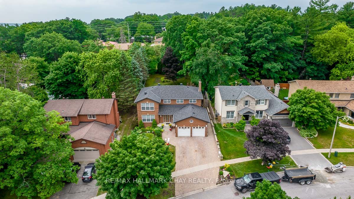 18 Valley Drive