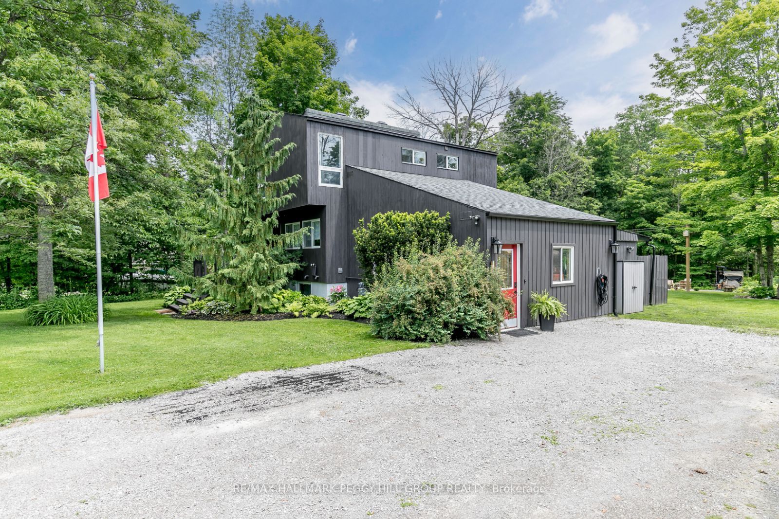47 Shoreline Dr
