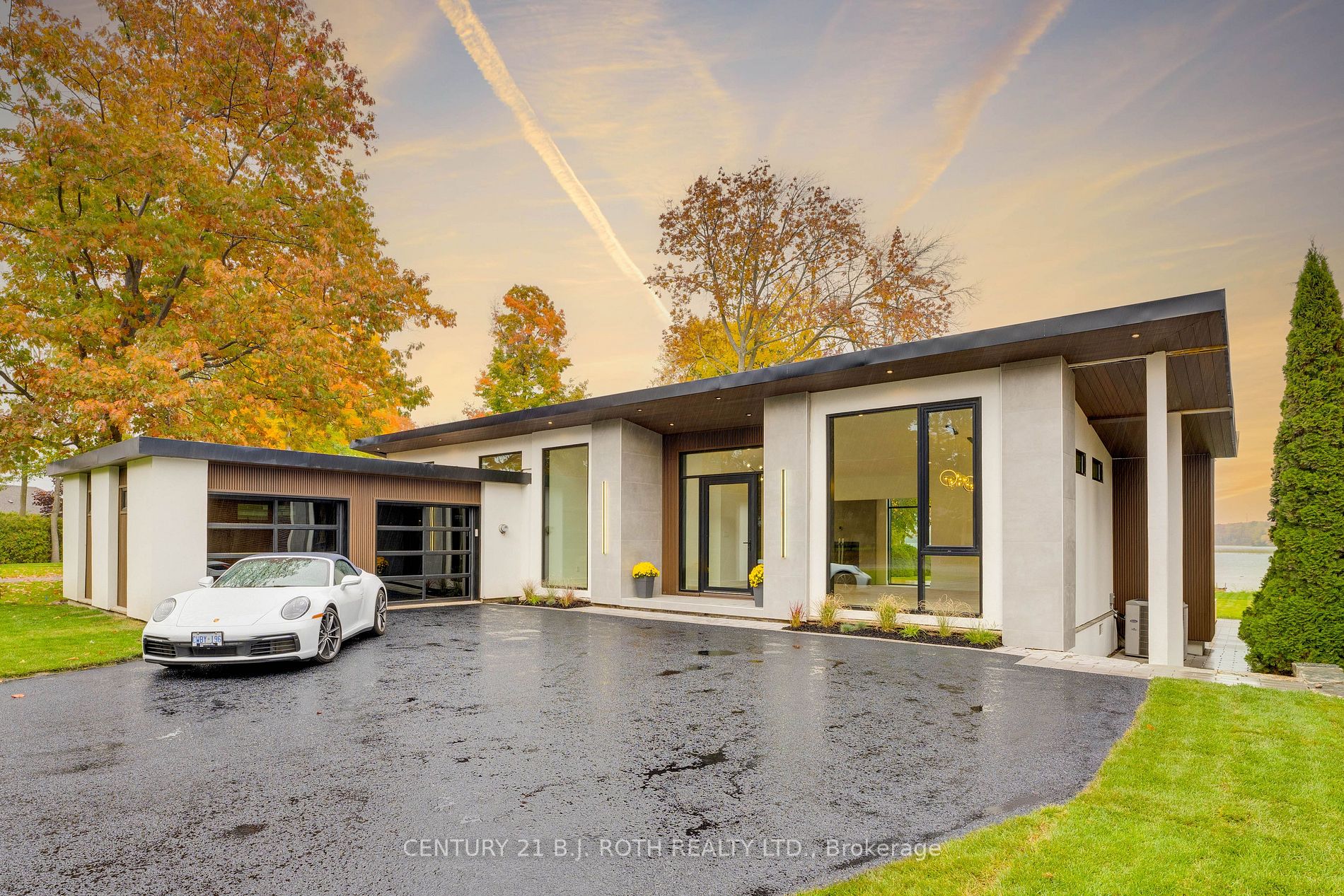 655 Glen Cres