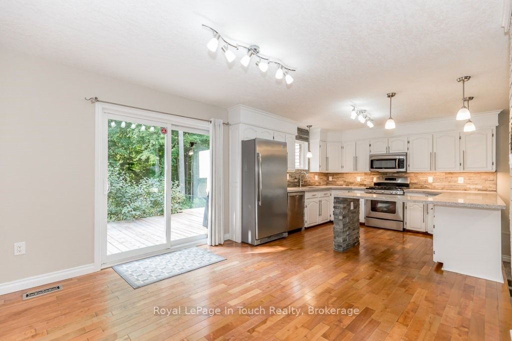 Listing S6671580 - Large Photo # 13