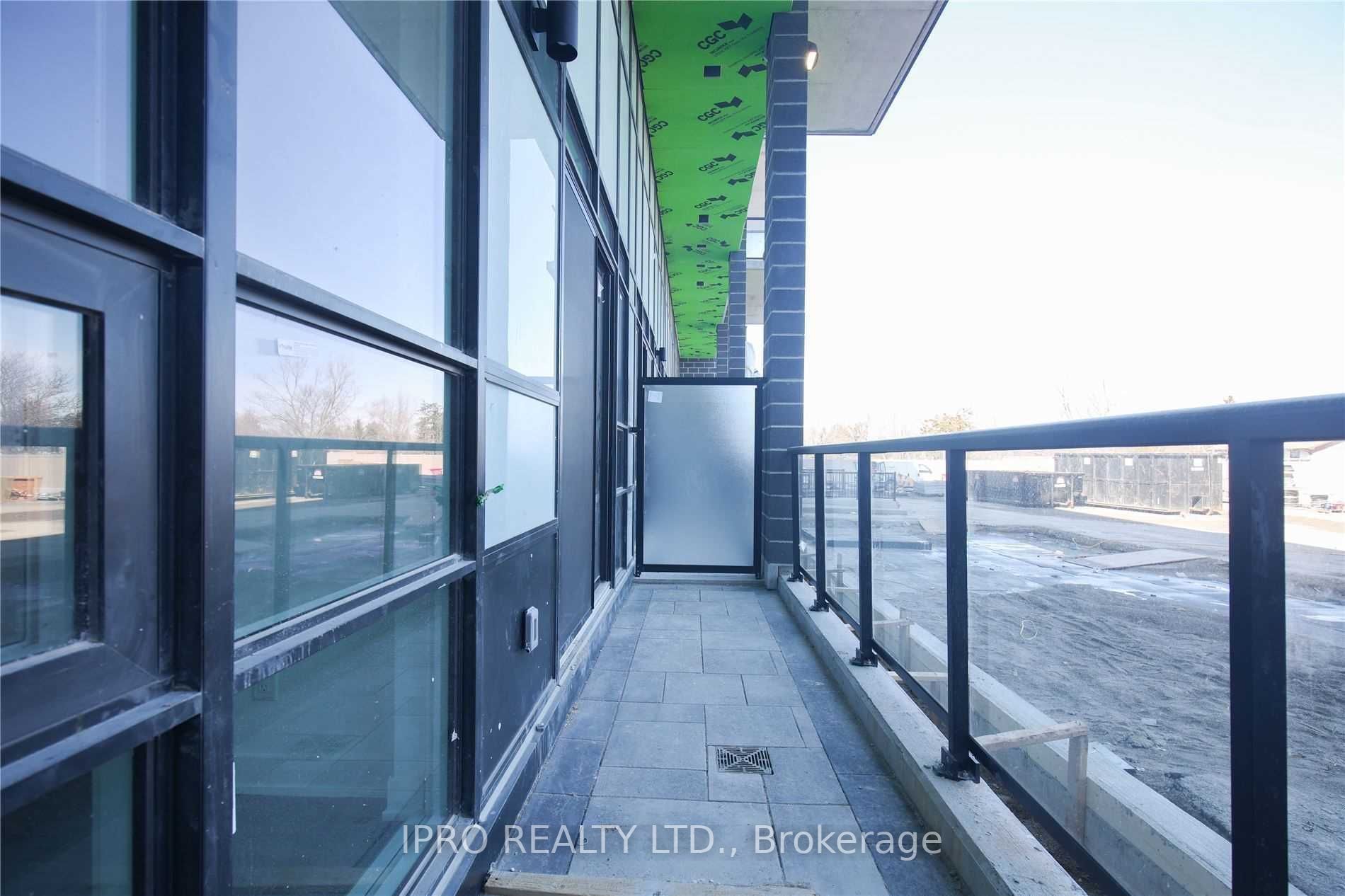 681 Yonge St, #111
