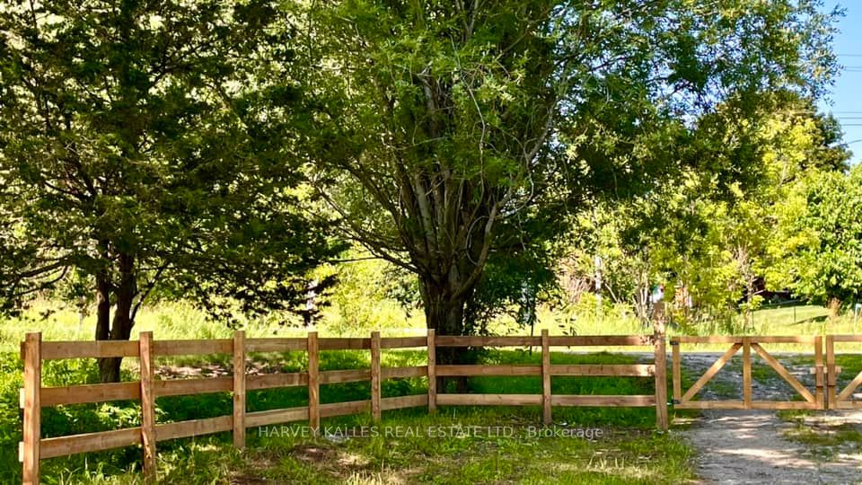5766 Penetanguishene Rd