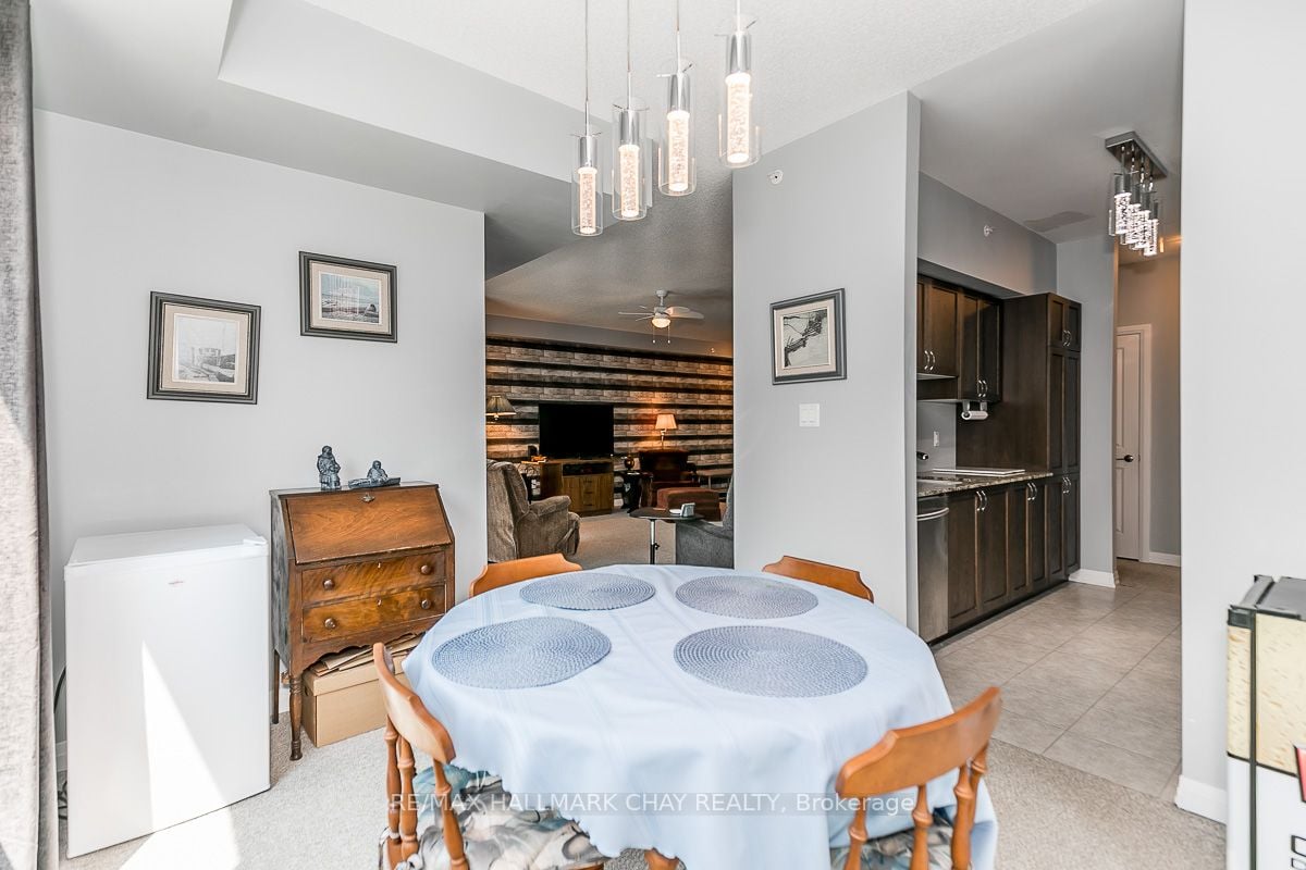 306 Essa Rd, #302