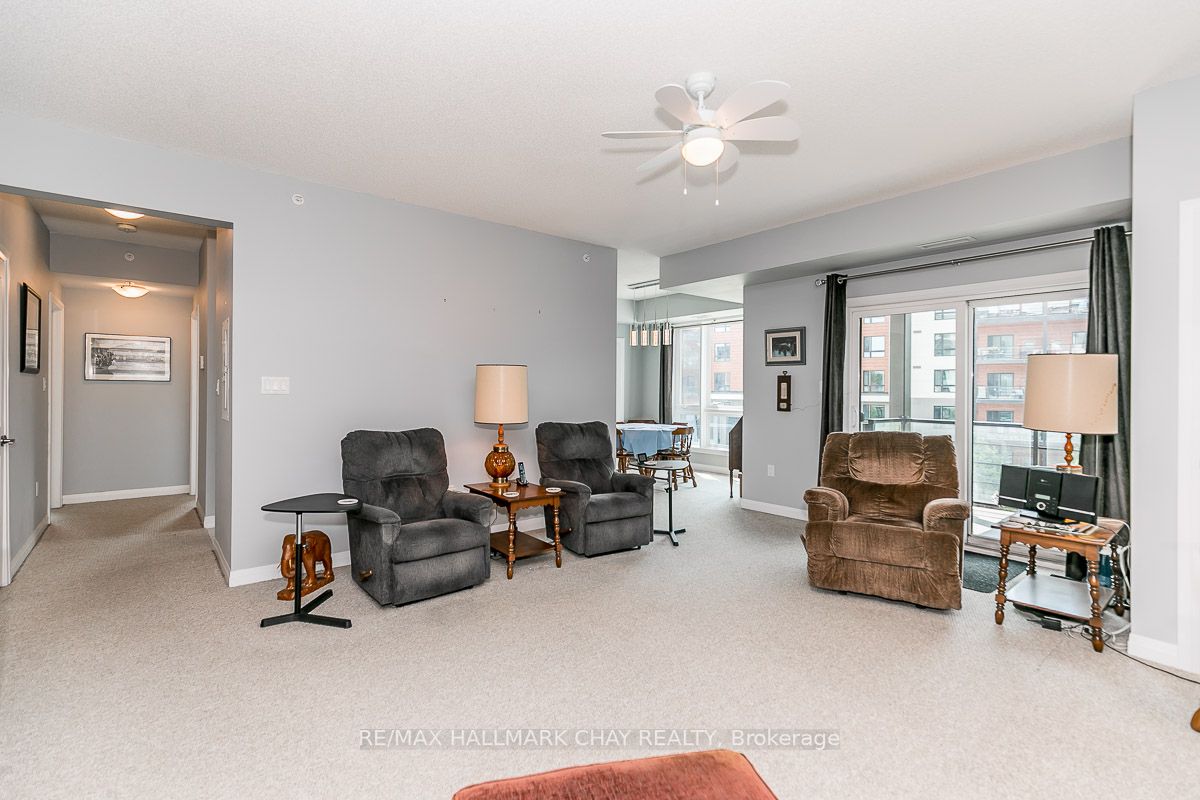 306 Essa Rd, #302
