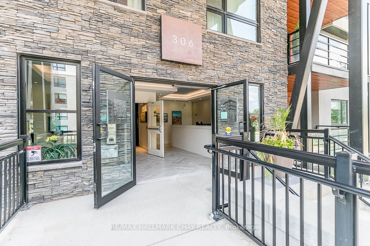 306 Essa Rd, #302
