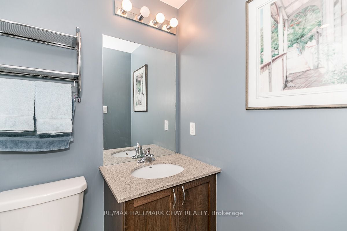 306 Essa Rd, #302
