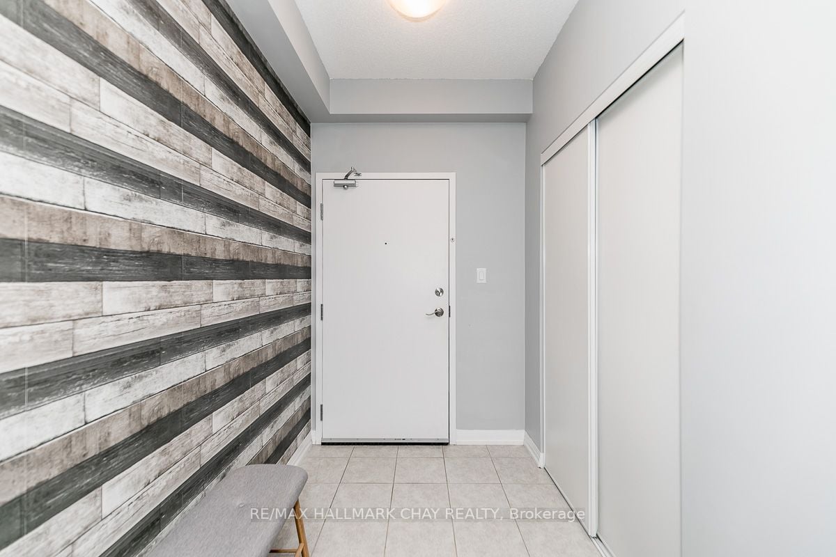306 Essa Rd, #302