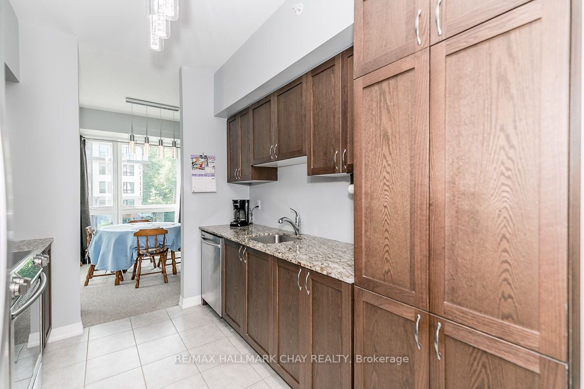 306 Essa Rd, #302