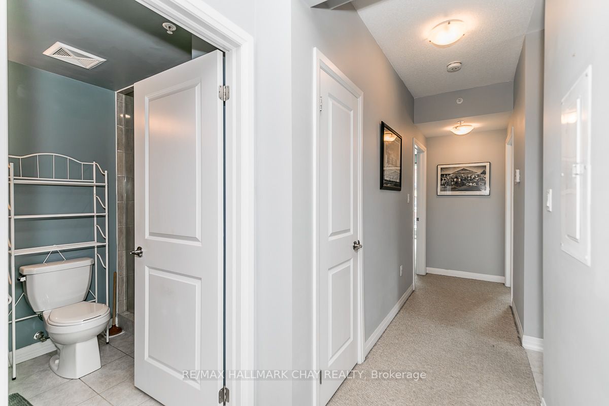 306 Essa Rd, #302
