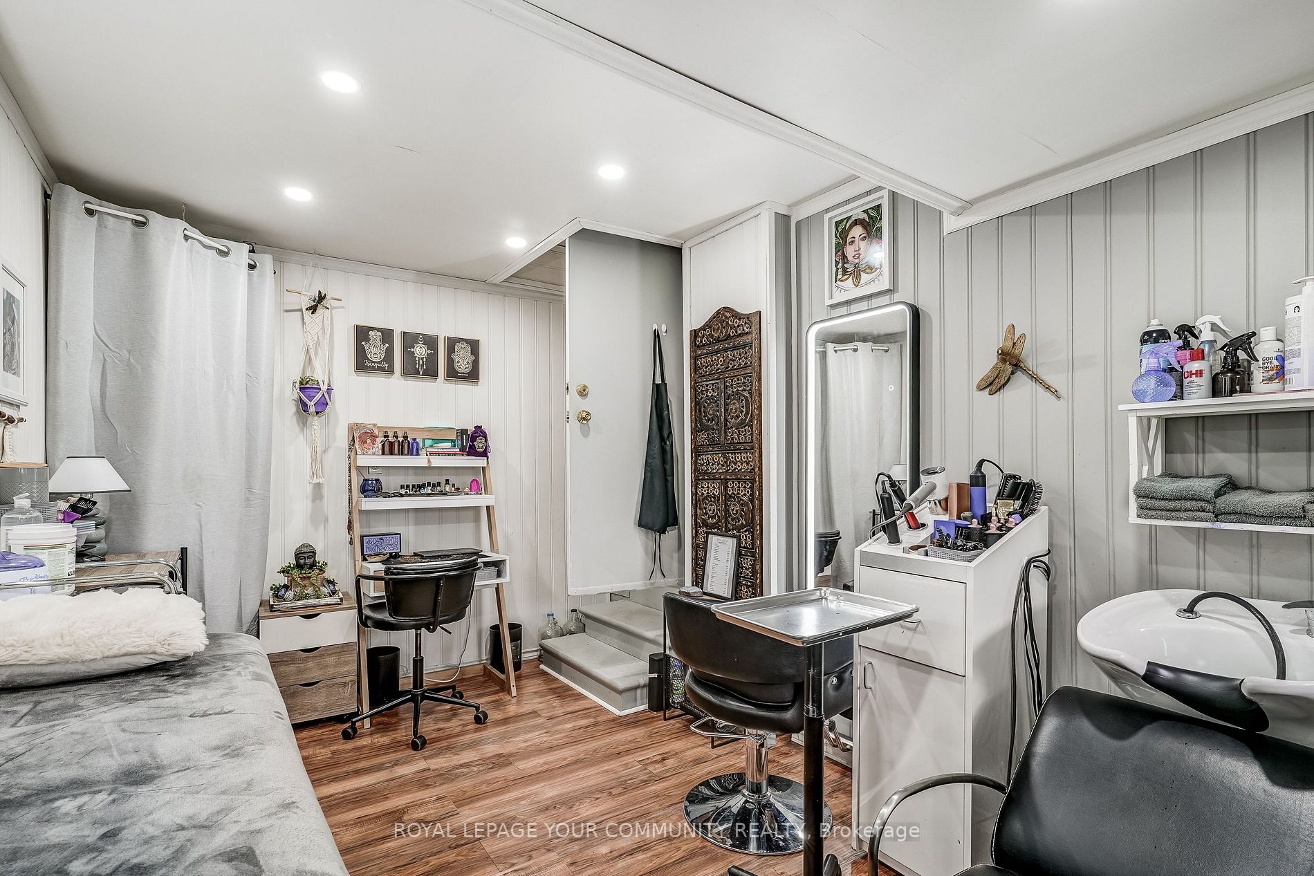 12 Churchland Dr