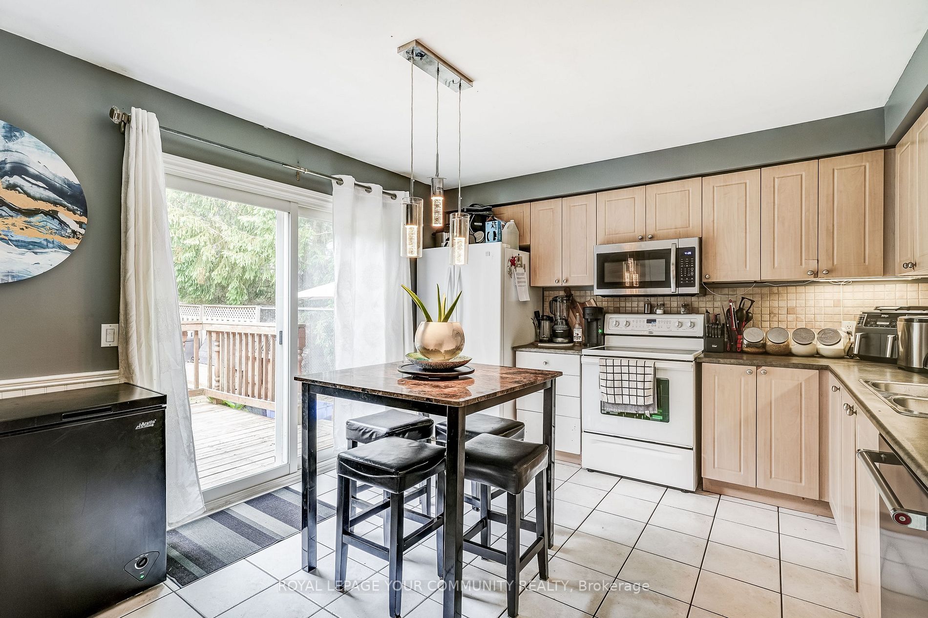 12 Churchland Dr