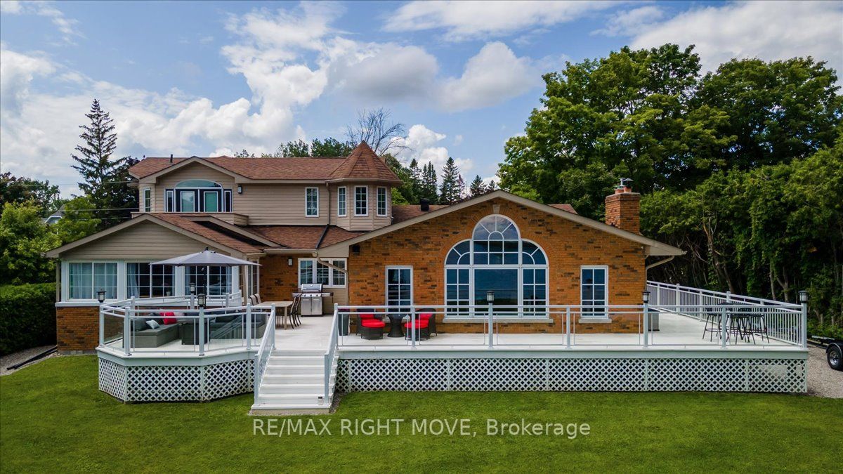 52 Maple Dr