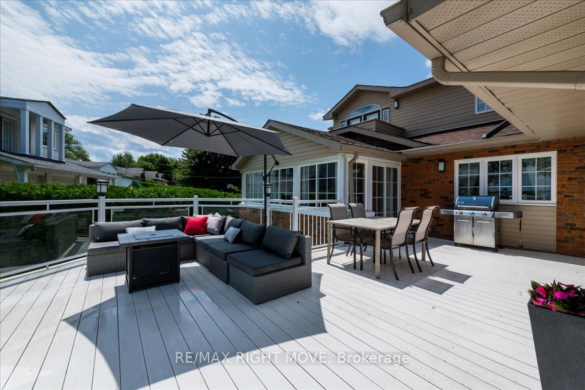 52 Maple Dr