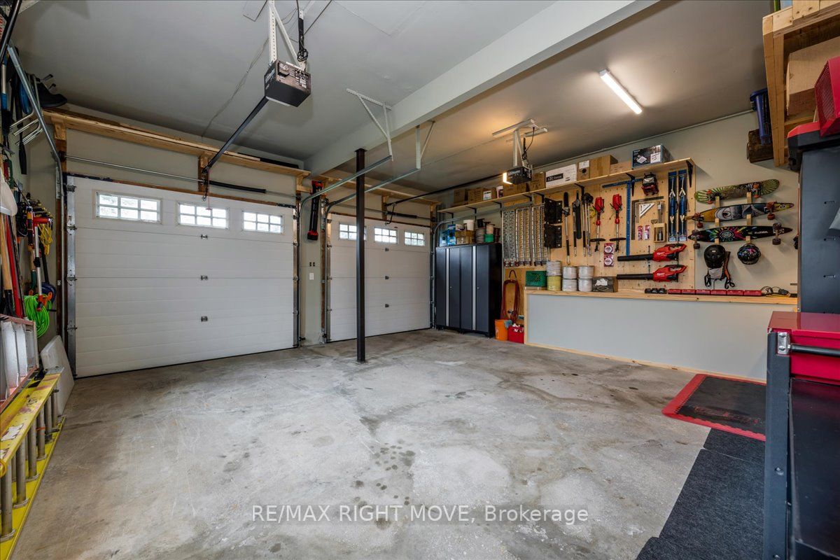 52 Maple Dr