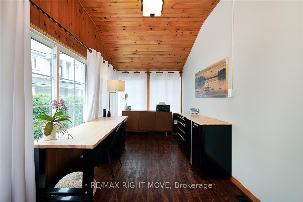 52 Maple Dr