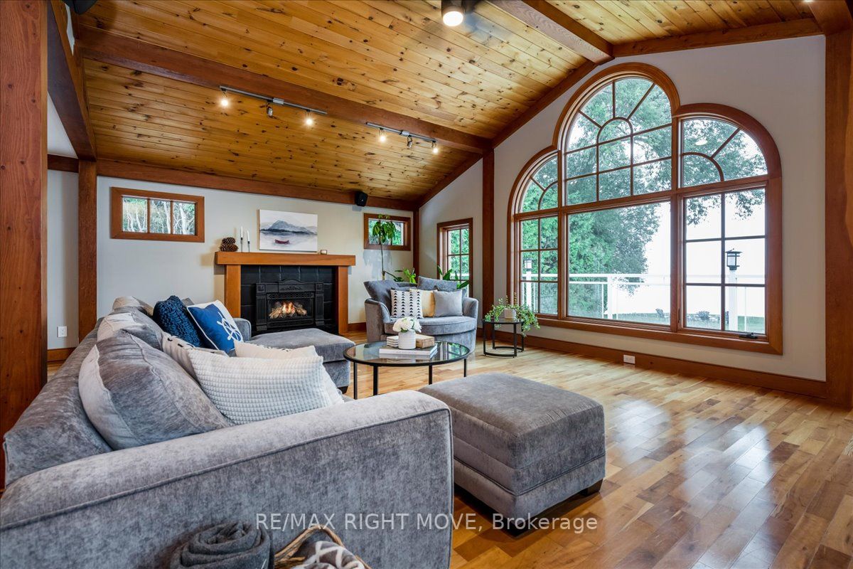 52 Maple Dr