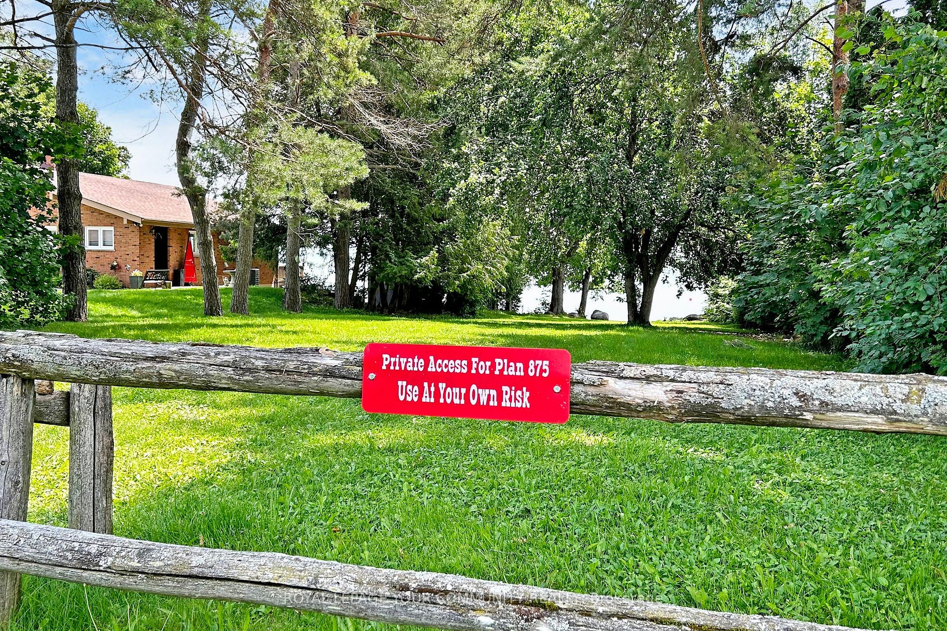 859 Lakeshore Road E