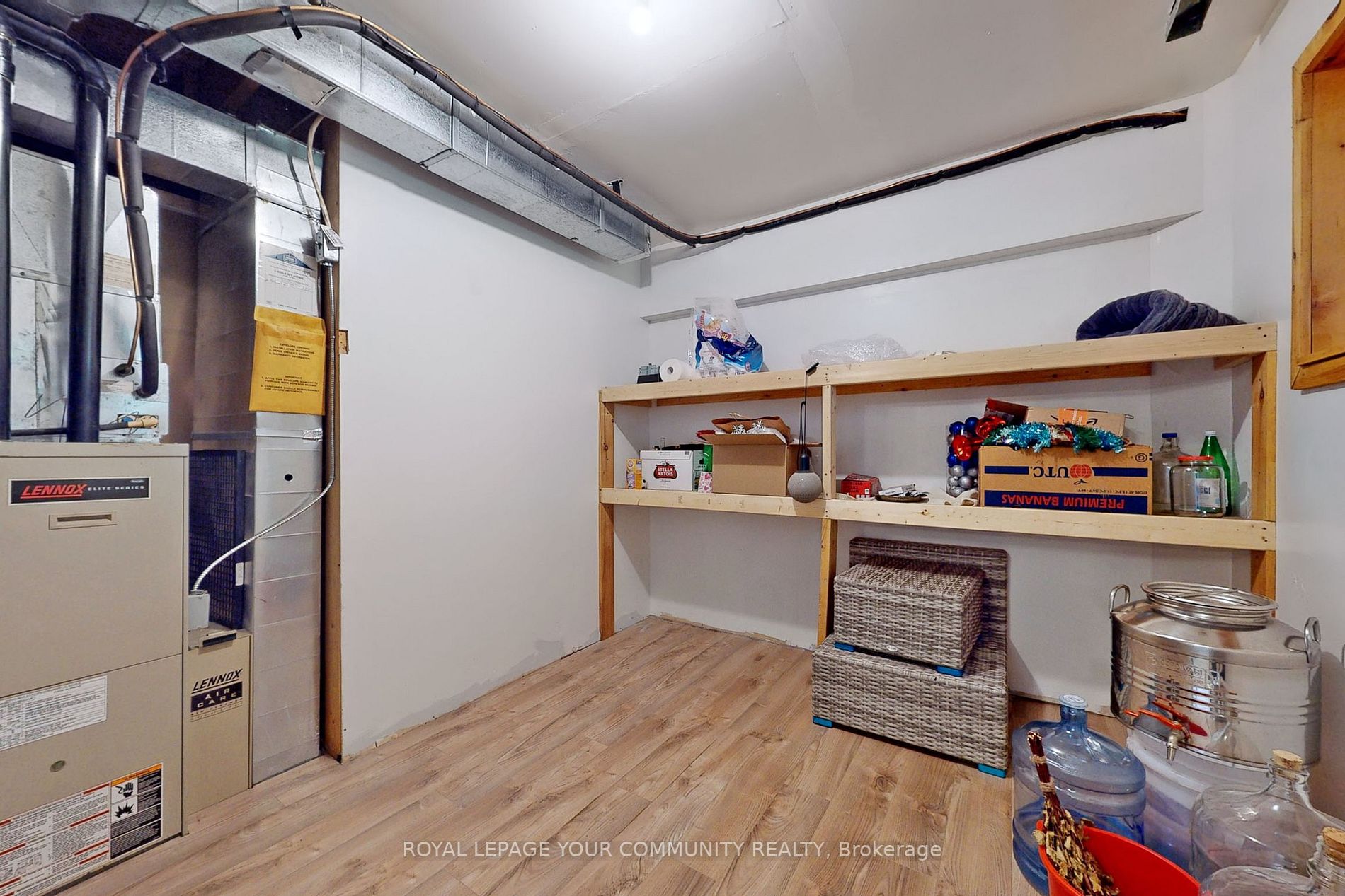 859 Lakeshore Road E