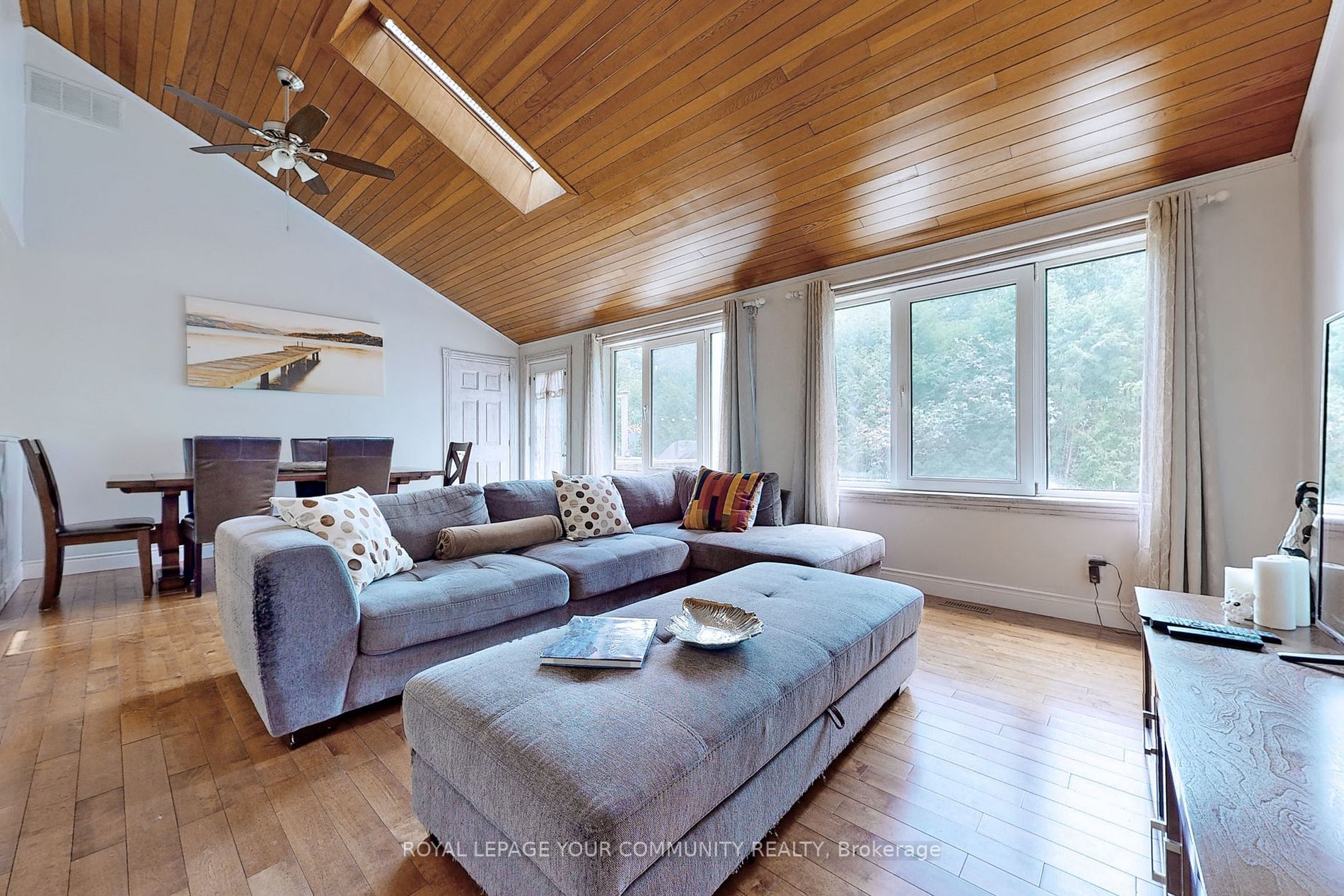 859 Lakeshore Road E