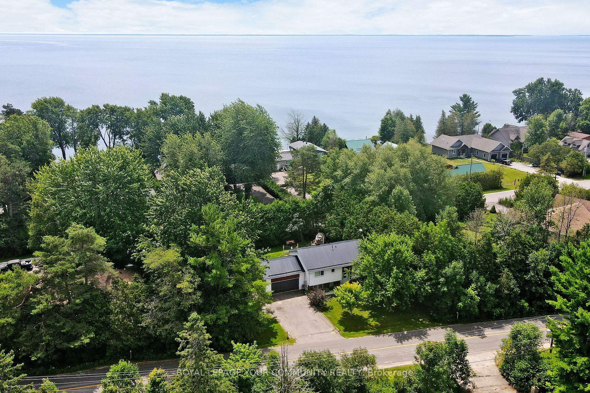 859 Lakeshore Road E