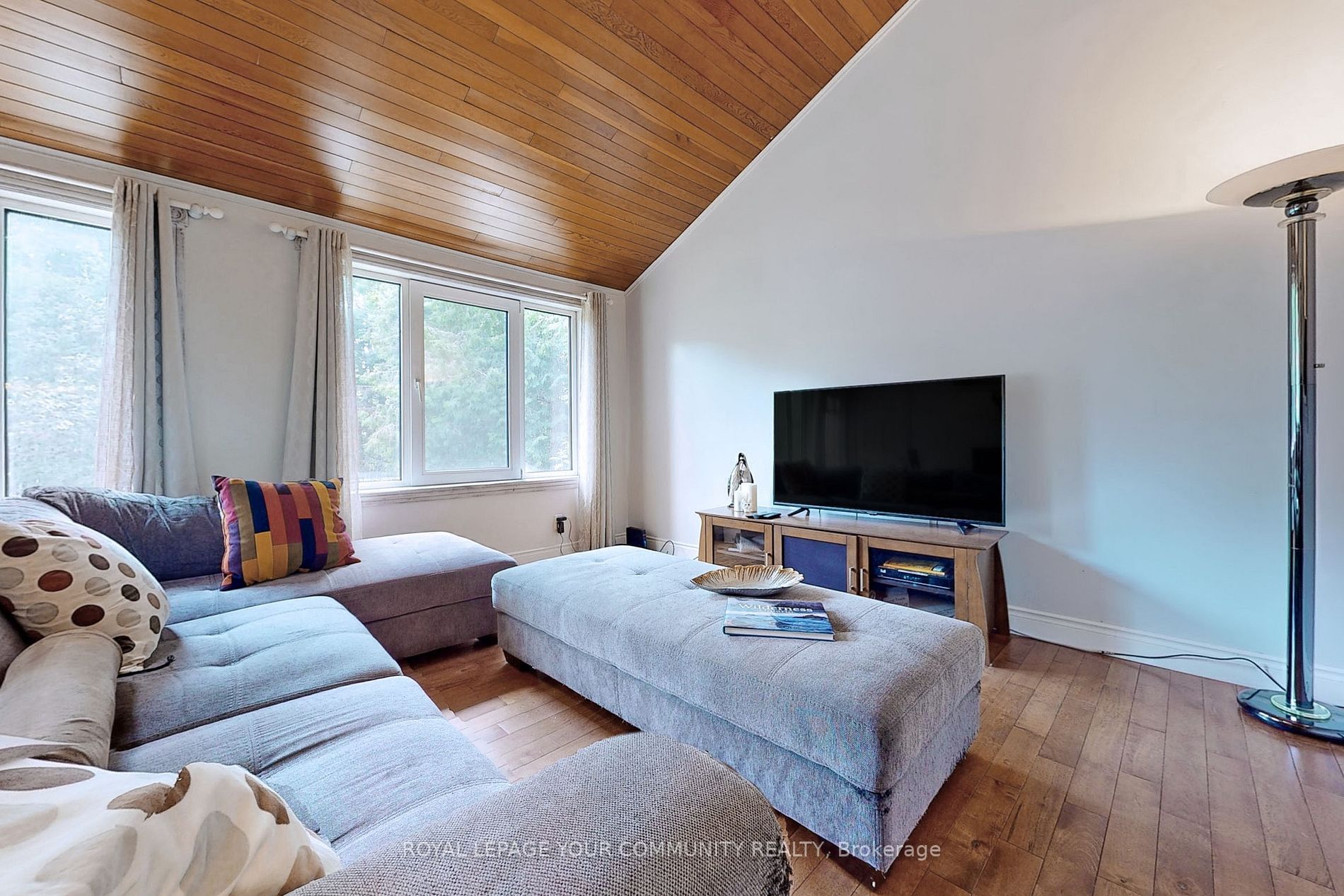 859 Lakeshore Road E